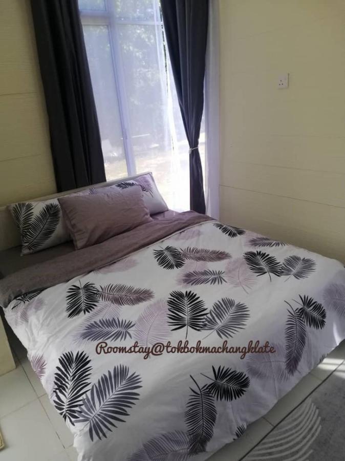 Teratak Sherra Roomstay Macang Exterior photo